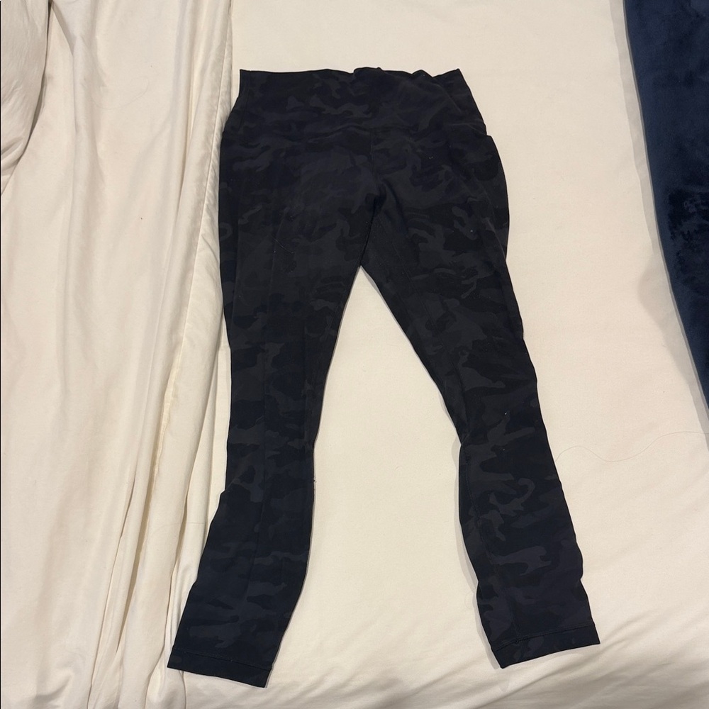 Women’s Lululemon Black Camouflage Leggings
